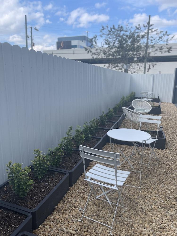 Up Midtown Motel Miami Exterior photo
